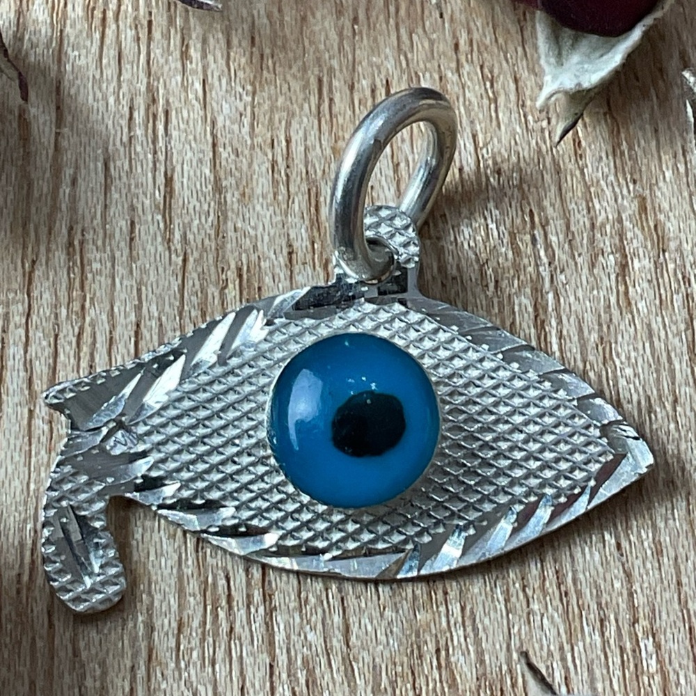 EGYPTIAN HANDMADE 800 STERLING SILVER Eye of protection Pendant